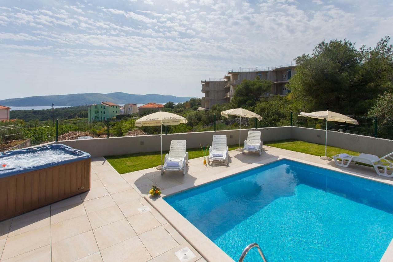 Villa Honey Seget Vranjica Exterior photo