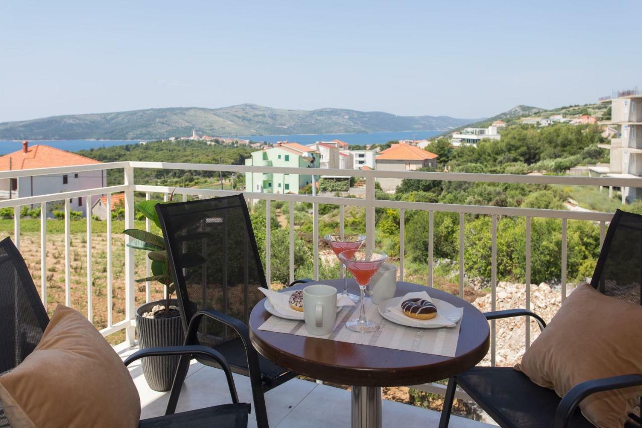Villa Honey Seget Vranjica Exterior photo