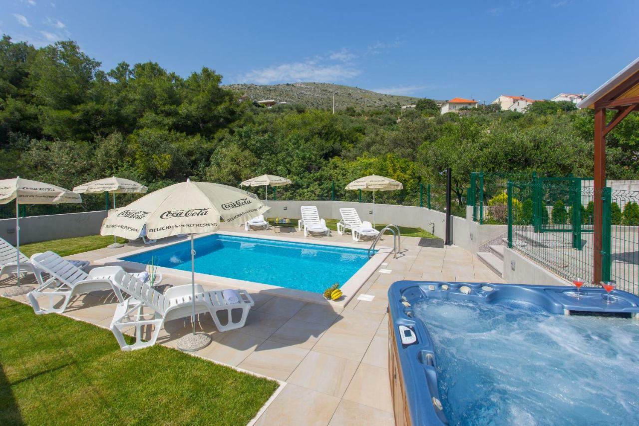 Villa Honey Seget Vranjica Exterior photo