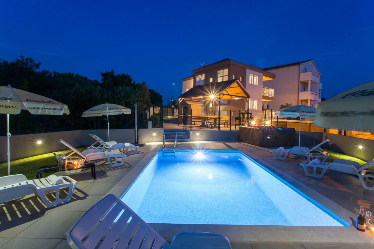 Villa Honey Seget Vranjica Exterior photo